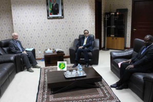 Le ministre des Affaires étrangères reçoit le Représentant du PNUD Le ministre des Affaires étrangères reçoit le Représentant du PNUD