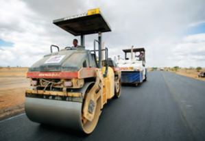Infrastructures : Le matériel pour la réhabilitation de la route Nouakchott-Rosso sur place