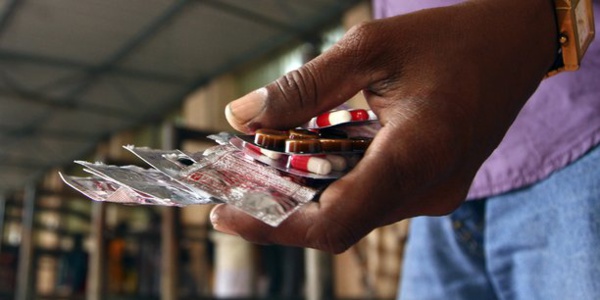 Une vaste campagne sur les réseaux sociaux pour une peine capitale contre les faussaires des médicaments Une vaste campagne sur les réseaux sociaux pour une peine capitale contre les faussaires des médicaments