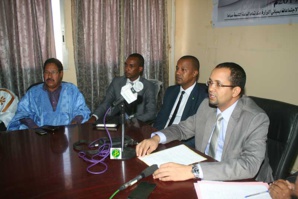 Remise de prix aux trois premiers gagnants du concours de la Sira du Prophète (PSL) Remise de prix aux trois premiers gagnants du concours de la Sira du Prophète (PSL)