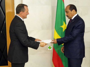 Le Président de la République reçoit les lettres de créance du nouvel ambassadeur du Royaume Uni Le Président de la République reçoit les lettres de créance du nouvel ambassadeur du Royaume Uni