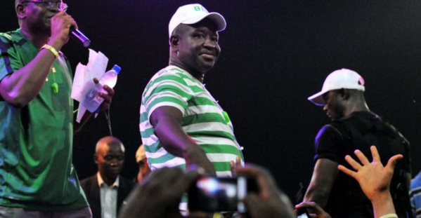 Présidentielle/Sierra Leone: l'opposition en tête, second tour le 27 mars
