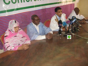 Le Forum National pour la Démocratie et l’Unité organise une conférence de presse Le Forum National pour la Démocratie et l’Unité organise une conférence de presse