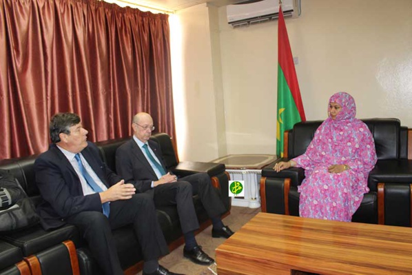 La ministre du commerce reçoit l’ambassadeur sud-africain La ministre du commerce reçoit l’ambassadeur sud-africain