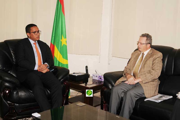 Le ministre du pétrole, de l’énergie et des mines reçoit l’ambassadeur du Royaume de Belgique Le ministre du pétrole, de l’énergie et des mines reçoit l’ambassadeur du Royaume de Belgique