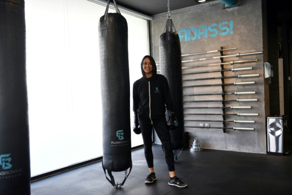 Une boxeuse saoudienne brise les tabous autour du sport féminin