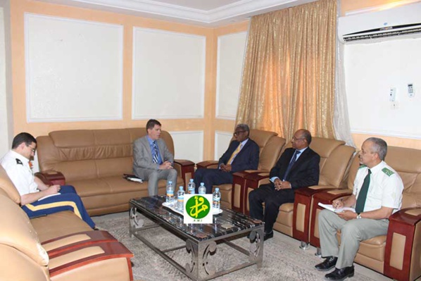 Le ministre de la défense nationale reçoit l’ambassadeur des Etats Unis d’Amérique Le ministre de la défense nationale reçoit l’ambassadeur des Etats Unis d’Amérique