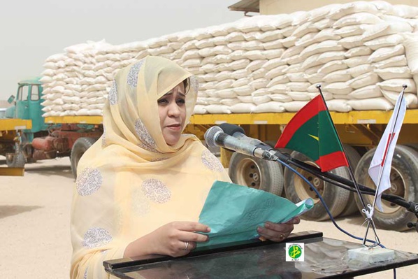 Réception d'un don de 6300 tonnes de riz