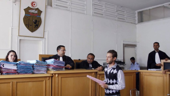 Tunisie: appel à prolonger le mandat de l'instance de justice transitionnelle Tunisie: appel à prolonger le mandat de l'instance de justice transitionnelle