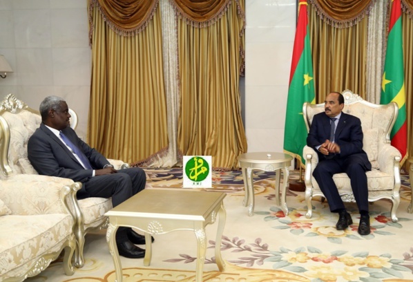 Le Président de la République reçoit le président de la Commission de l'Union Africaine Le Président de la République reçoit le président de la Commission de l'Union Africaine