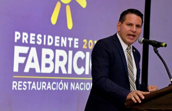 Costa Rica: peur sur les libertés, en cas de victoire d'un évangéliste
