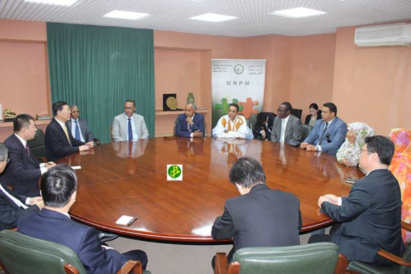 Le vice-ministre chinois visite le centre ophtalmologique mauritano-chinois Le vice-ministre chinois visite le centre ophtalmologique mauritano-chinois