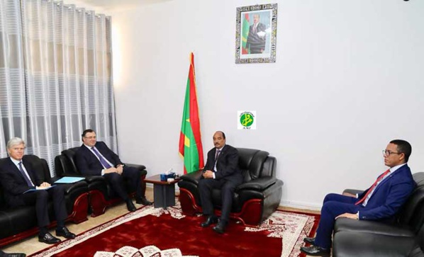 Le Président de la République reçoit le Président-Directeur Général de la société française TOTAL Le Président de la République reçoit le Président-Directeur Général de la société française TOTAL