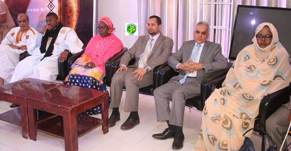 Remise des prix aux lauréats du concours de récitation et de lecture du Saint Coran Remise des prix aux lauréats du concours de récitation et de lecture du Saint Coran