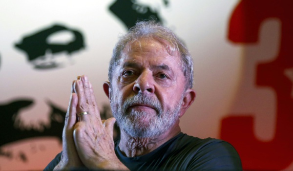 Lula aux portes de la prison dans un Brésil divisé Lula aux portes de la prison dans un Brésil divisé