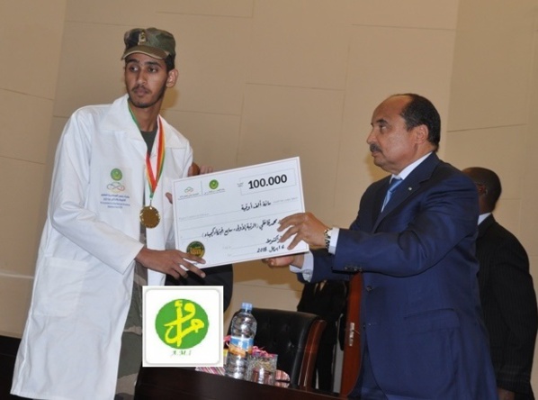Le Président de la République supervise la cérémonie de remise du prix du Président de la République pour les sciences 2018