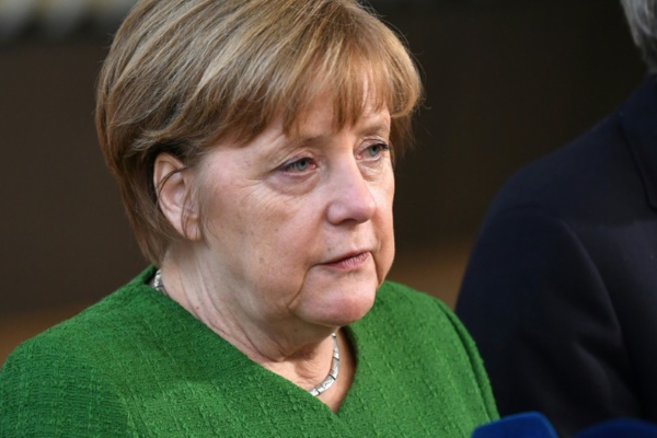 Allemagne: l'immigration met à mal la fragile coalition de Merkel Allemagne: l'immigration met à mal la fragile coalition de Merkel