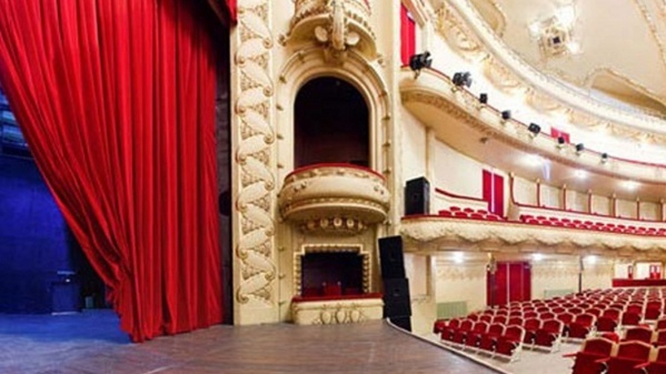 Le théâtre mauritanien : un long chemin à parcourir pour embrasser le professionnalisme (dramaturge) Le théâtre mauritanien : un long chemin à parcourir pour embrasser le professionnalisme (dramaturge)