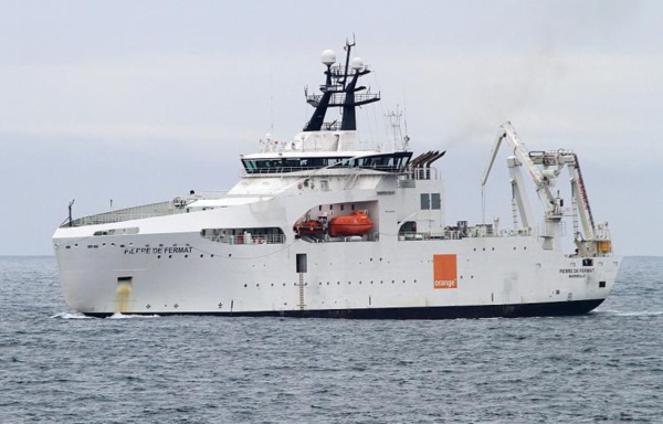 Le câblier « Pierre de Fermat » répare le câble sous-marin ACE Le câblier « Pierre de Fermat » répare le câble sous-marin ACE