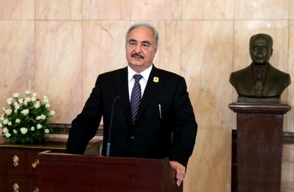 Libye: le maréchal Haftar hospitalisé à Paris