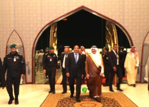 Arrivée du Président de la République à la base aérienne du Roi Abdulaziz à Dhahran Arrivée du Président de la République à la base aérienne du Roi Abdulaziz à Dhahran