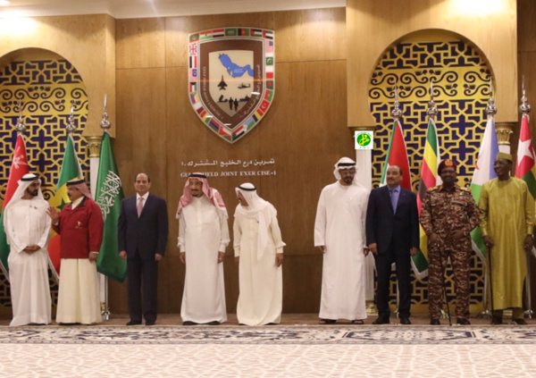 Le Président de la République assiste à la clôture des manœuvres militaires communes du Bouclier du Golfe (I) Le Président de la République assiste à la clôture des manœuvres militaires communes du Bouclier du Golfe (I)