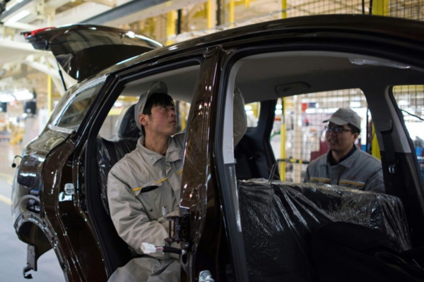 Automobile en Chine: fin d'ici 2022 de restrictions pour les groupes étrangers
