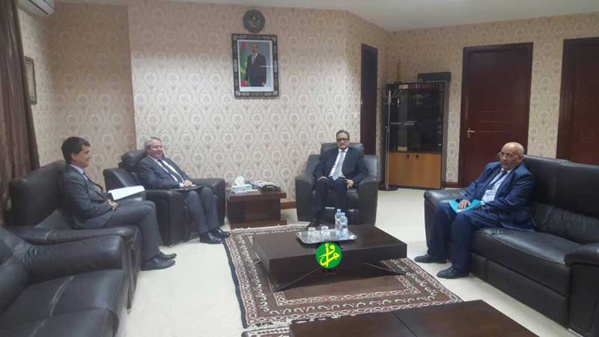 Le ministre des affaires étrangères reçoit l’ambassadeur de France en Mauritanie
