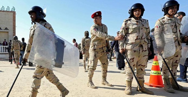 Egypte: HRW craint une "crise humanitaire imminente" au Sinaï Egypte: HRW craint une "crise humanitaire imminente" au Sinaï