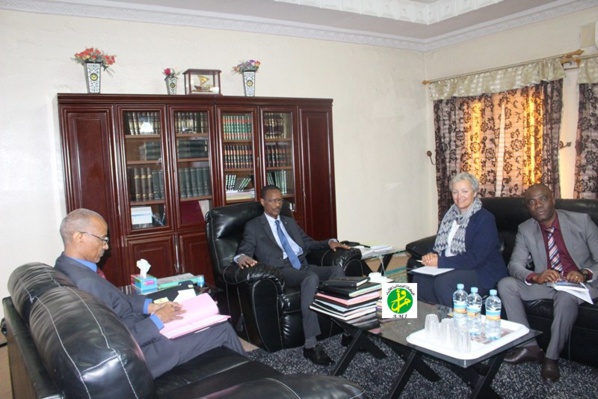 Le ministre de la Justice reçoit une délégation de la Croix rouge Le ministre de la Justice reçoit une délégation de la Croix rouge