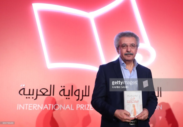 Un écrivain palestino-jordanien remporte le Prix de la fiction arabe Un écrivain palestino-jordanien remporte le Prix de la fiction arabe