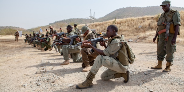 Mali: plus de 30 civils touareg tués par des jihadistes présumés (groupe armé et responsables tribaux) Mali: plus de 30 civils touareg tués par des jihadistes présumés (groupe armé et responsables tribaux)