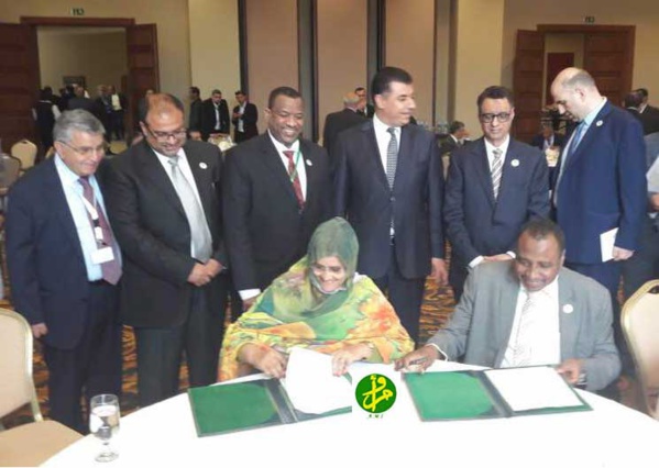 Signature d'un programme pilote de coopération entre le ministère de l'agriculture et l'Organisation arabe pour le développement agricole Signature d'un programme pilote de coopération entre le ministère de l'agriculture et l'Organisation arabe pour le développement agricole