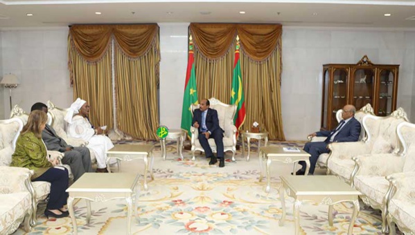 Le Président de la République reçoit la présidente et les membres de la CADHP Le Président de la République reçoit la présidente et les membres de la CADHP