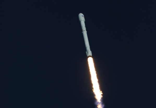 SpaceX lance avec succès sa plus puissante fusée Falcon 9 SpaceX lance avec succès sa plus puissante fusée Falcon 9
