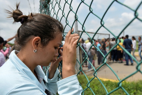 Venezuela: nouvelle mutinerie meurtrière à 48 heures de la présidentielle Venezuela: nouvelle mutinerie meurtrière à 48 heures de la présidentielle