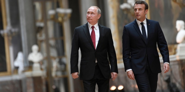 Poutine reçoit Macron à Saint-Pétersbourg pour parler Iran, Syrie et Ukraine