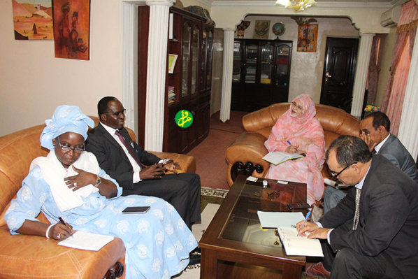 La ministre des affaires sociales s’entretient avec le Représentant de l’UNFPA La ministre des affaires sociales s’entretient avec le Représentant de l’UNFPA