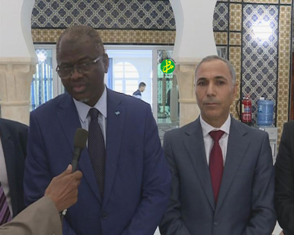 Le ministre de l'enseignement supérieur visite le centre d'examen des candidats à l'entrée des écoles d'ingénieurs en Tunisie Le ministre de l'enseignement supérieur visite le centre d'examen des candidats à l'entrée des écoles d'ingénieurs en Tunisie