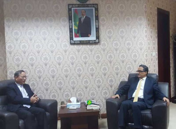 Le ministre des affaires étrangères et de la coopération s’entretient avec l’ambassadeur de Chine Le ministre des affaires étrangères et de la coopération s’entretient avec l’ambassadeur de Chine