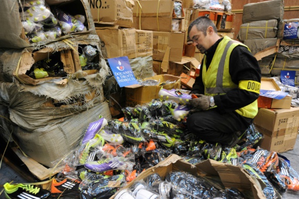 La contrefaçon coûte 60 milliards d'euros à 13 secteurs de l'économie européenne La contrefaçon coûte 60 milliards d'euros à 13 secteurs de l'économie européenne