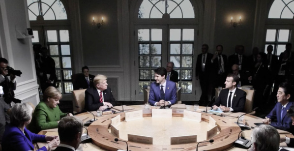 Devant Trump, les européens ressemblent à des africains de la zone CFA Devant Trump, les européens ressemblent à des africains de la zone CFA