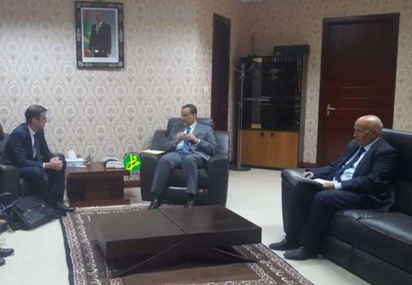 Le ministre des affaires étrangères reçoit deux conseillers à la présidence française Le ministre des affaires étrangères reçoit deux conseillers à la présidence française