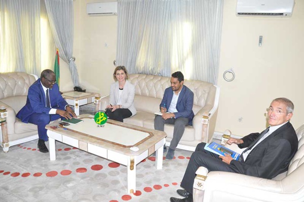 Le ministre de l’enseignement supérieur s’entretient avec la chef de la mission de l’OIM Le ministre de l’enseignement supérieur s’entretient avec la chef de la mission de l’OIM