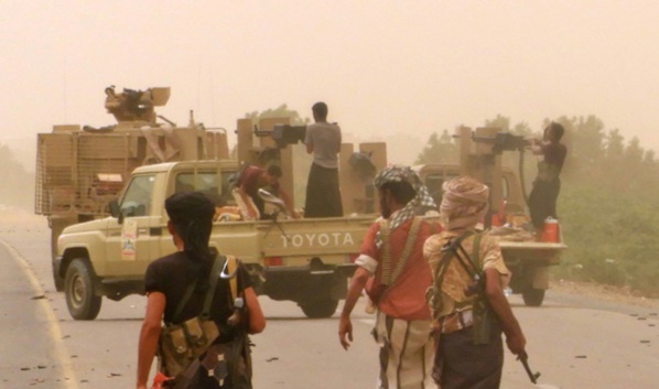 Yémen: les forces loyalistes s'apprêtent à attaquer l'aéroport de Hodeida