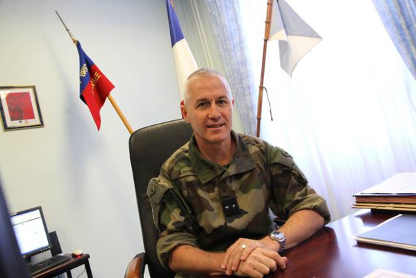 Le Président de la reçoit le commandant de la Force française Barkhane