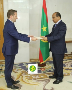 Le Président de la République reçoit les lettres de créances de l’ambassadeur australien Le Président de la République reçoit les lettres de créances de l’ambassadeur australien