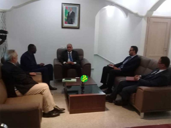 Une délégation de la Banque Mondiale s'informe sur les opportunités d'investissement offertes par la zone franche de Nouadhibou Une délégation de la Banque Mondiale s'informe sur les opportunités d'investissement offertes par la zone franche de Nouadhibou