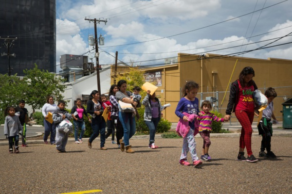 La peur de l'immigration nourrit la crise des démocraties occidentales