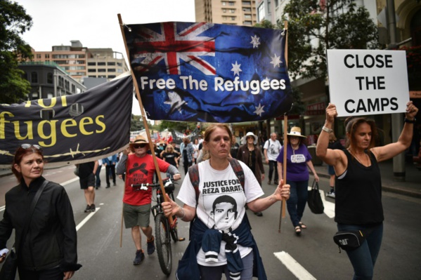 La politique d'immigration australienne: modèle à suivre ou déshonneur? La politique d'immigration australienne: modèle à suivre ou déshonneur?